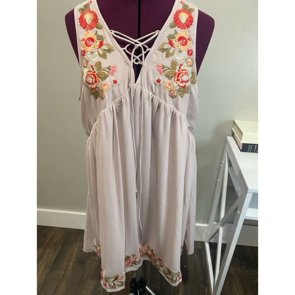 🤩 2 For 25 🤩 Andree by Unit Embroidered Dress